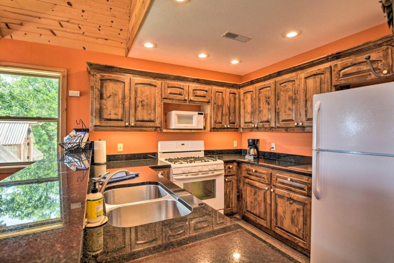 Spacious Log Cabin With Fire Pit And Game Room! Eureka Springs Luaran gambar