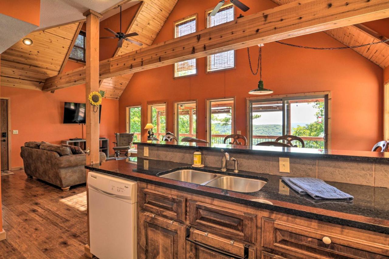 Spacious Log Cabin With Fire Pit And Game Room! Eureka Springs Luaran gambar