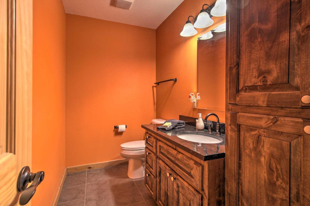 Spacious Log Cabin With Fire Pit And Game Room! Eureka Springs Luaran gambar